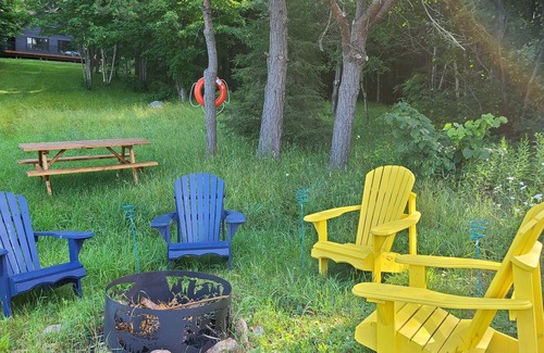 Irondale Cabaña | New and Very Private Lakefront Cottage 5-Br, 3-Ba