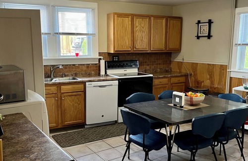 Southington Casa | NEW-Another Fun Downtown Location 1st floor