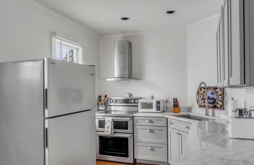 The Point Apartamento | NEW! Antique Charm: Downtown Beaufort Home