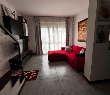 Cremona Apartamento | New Apartment a Stone's Throw from the Fair