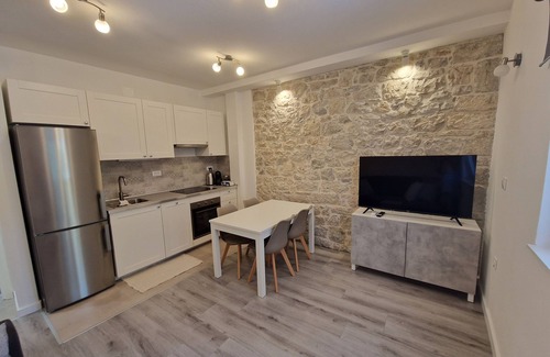 Sibenik Apartamento | NEW Apartment, A2+2, Family house - OPG Rudan, garden pool, terase, wi-fi