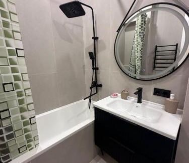 Almaty Apartamento | New Apartment in the City Center & Restaurants and Cafe & Famous sightseeings