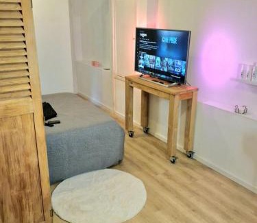 Burgwallen Nieuwe Zijde Apartamento | New Apartment in the Heart of Amsterdam
