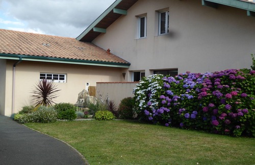 Angresse Apartamento | Apartamento nuevo en villa con entrada independiente.