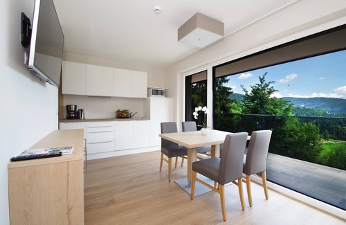 Avelengo Apartamento | New apartment hotel near Merano with mountain views, sauna, bike room, WiFi & parking