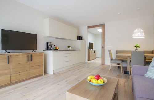Avelengo Apartamento | New apartment hotel near Merano with mountain views, sauna, bike room, WiFi & parking