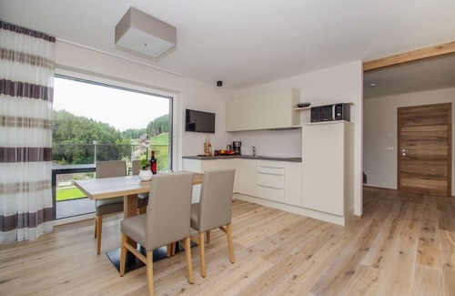 Avelengo Apartamento | New apartment hotel near Merano with mountain views, sauna, bike room, WiFi & parking