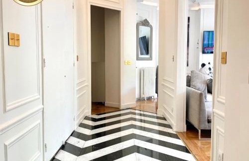 Passy Apartamento | New! Apartment Luxury Passy-Kennedy in front of Eiffel Tower