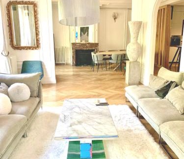 Passy Apartamento | New! Apartment Luxury Passy-Kennedy in front of Eiffel Tower