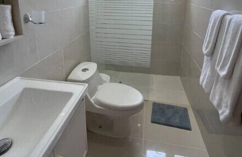 Evaristo Morales Apartamento | New Apartment with Terrace 4p