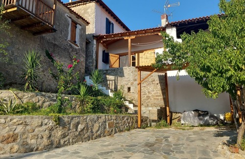 Sithonia Apartamento | New apartment within old walls