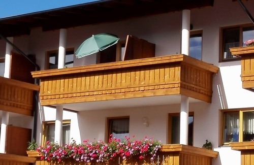 Stumm Apartamento | Nuevos apartamentos en una ubicación central con vistas panorámicas y un aparcamiento.
