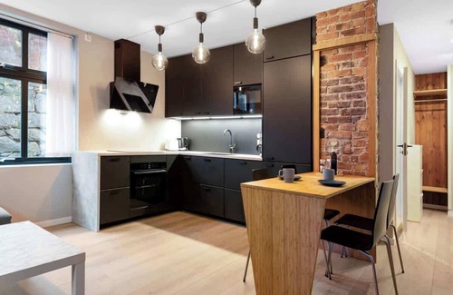 Arstad Condominio | New Apt with heated flooring, fast WI-FI - smart-TV!