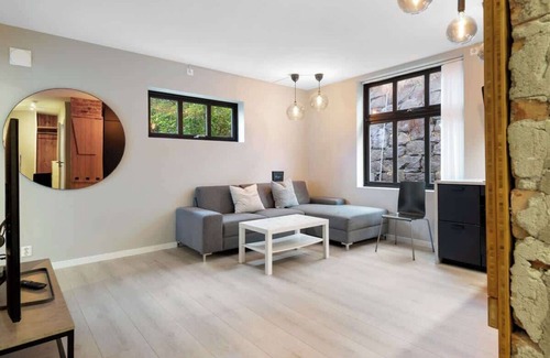 Arstad Condominio | New Apt with heated flooring, fast WI-FI - smart-TV!