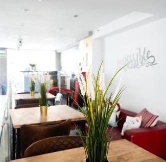 Foners Hostal | New Art Hostel - Albergue Juvenil
