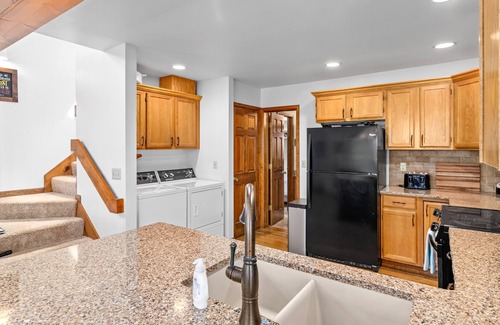 Aspen Brook Casa | NEW! Aspen Brook Kyle Cabin By Estes Park Homes