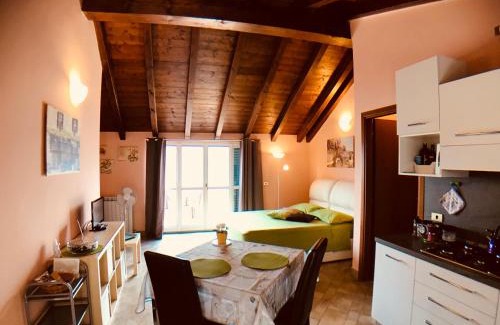 Fiumelatte Apartamento | New Attic Lake View 2