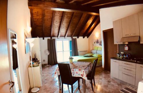 Fiumelatte Apartamento | New Attic Lake View 4