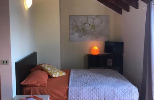 Fiumelatte Apartamento | New Attic Lake View 5