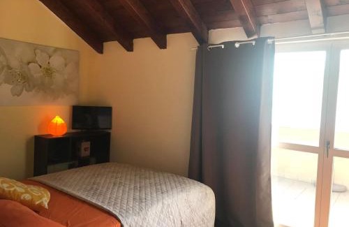 Fiumelatte Apartamento | New Attic Lake View 5