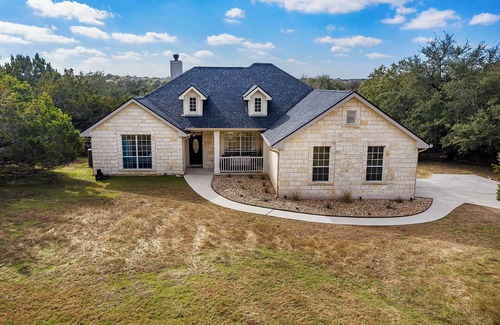 Hays County Casa | NEW Austin Hill Country -Modern, comfortable, private home - pool, fire pit, 4bd