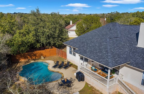 Hays County Casa | NEW Austin Hill Country -Modern, comfortable, private home - pool, fire pit, 4bd