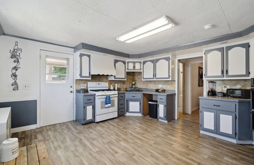 Scranton Apartamento | NEW ! " Summer Vibe " 2 bed spacious retro flow ,close to downtown & activities