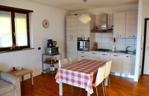 Stresa Apartamento | Nuevo apartamento luminoso y soleado con gran terraza, vistas panorámicas y conexión Wi-Fi gratuita.