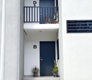 Jimenez Apartamento | New Bamboo Los Pirineos business and leisure