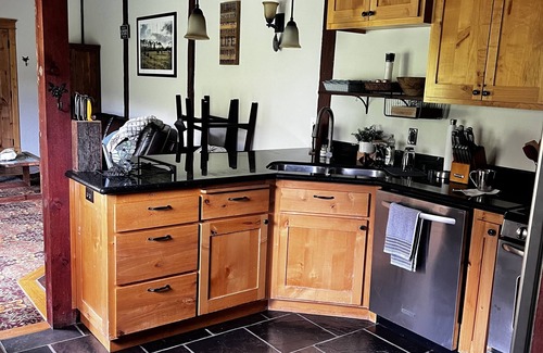 McKinleyville Casa | New Barn Escape With a View