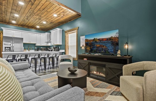 Stanton Casa | New Barndominium/Sleeps 24/4 Kitchens/4 Hot Tubs/4 Firepits