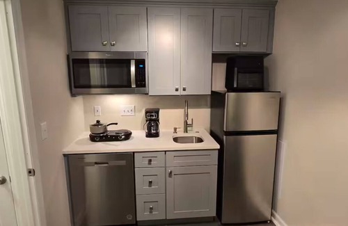 North Raleigh Apartamento | NEW Basement Loft Close to All Things Raleigh/Wake