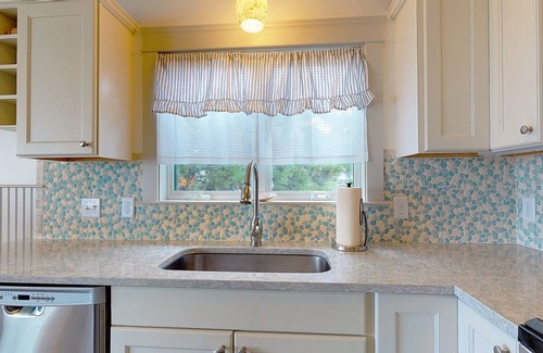 Old Orchard Beach Cabaña | NEW!| Beach Haven| Beachfront| Bayley Vacation Rentals