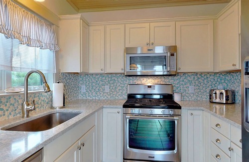 Old Orchard Beach Cabaña | NEW!| Beach Haven| Beachfront| Bayley Vacation Rentals