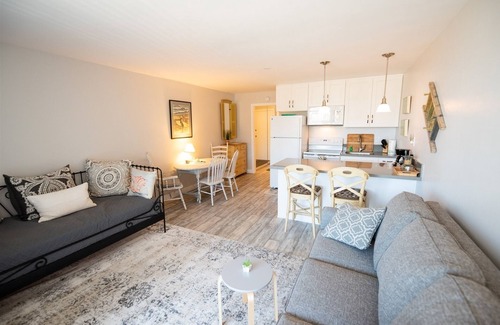 Carpinteria Condominio | NEW! Beach Studio w/Private Ocean View Balcony #235
