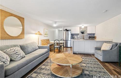Punaluu Casa | NEW Beachfront Condo