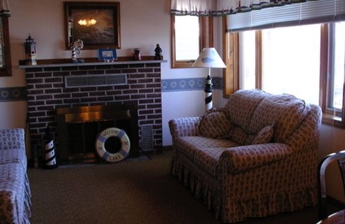 Lake City Cabaña | New Beachfront Cottage