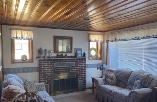 Lake City Cabaña | New Beachfront Cottage