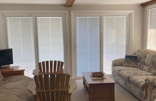Lake City Cabaña | New Beachfront Cottage