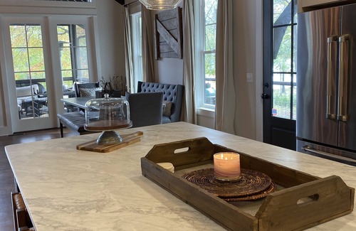 Dadeville Casa | New beautiful 5 star listing Lake Martin home located only 35 min. from AUBURN!
