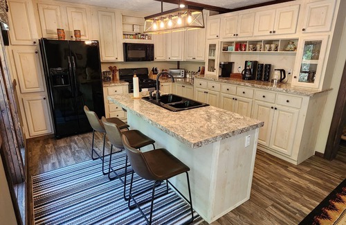 Blue Ridge Cabaña | New, Beautiful and cozy house