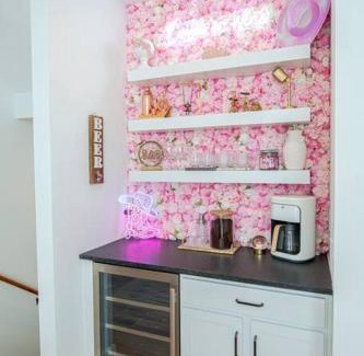 Nashville Casa | NEW! Beautiful Murals, Rooftop Deck & Karaoke!