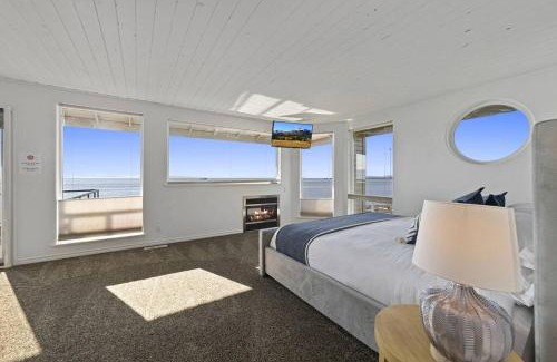 Ferndale Casa | New Beautiful Waterfront at Sandy Point