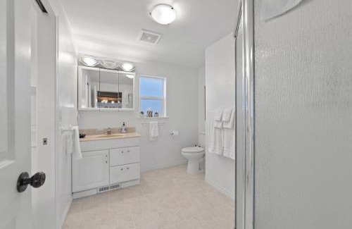 Ferndale Casa | New Beautiful Waterfront at Sandy Point