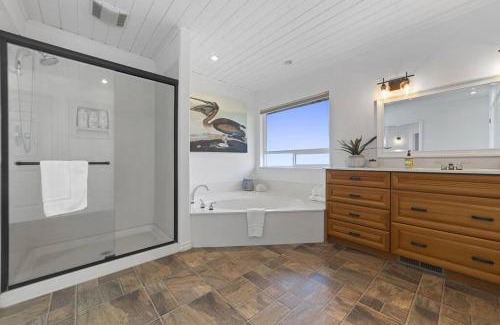 Ferndale Casa | New Beautiful Waterfront at Sandy Point