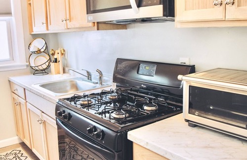 New Bedford Casa | Private New Bedford Getaway Near Riverside Park!