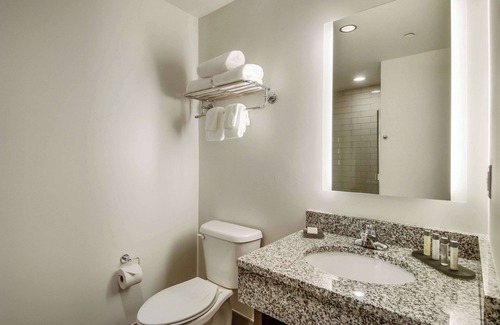 New Bedford Hotel | New Bedford Harbor Hotel, Ascend Hotel Collection