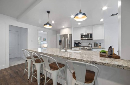 Citrus Heights Casa | NEW! - BIG Family Home - King Beds - Pool