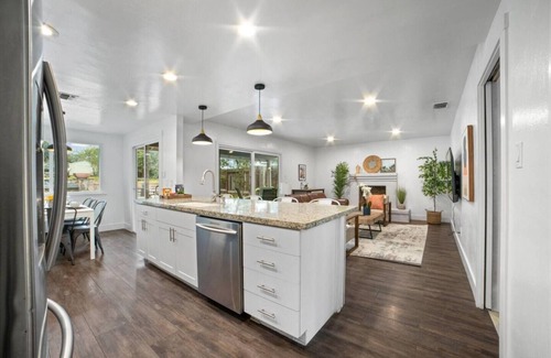 Citrus Heights Casa | NEW! - BIG Family Home - King Beds - Pool