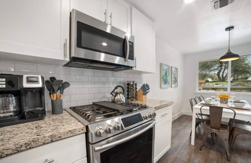 Citrus Heights Casa | NEW! - BIG Family Home - King Beds - Pool